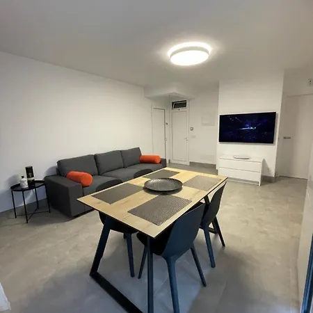 Izaro Atico De Lujo Cerca De Playa Dorada Apartman