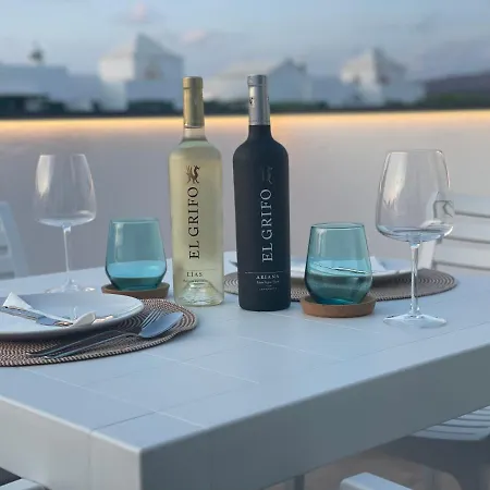 Apartamento Izaro Atico De Lujo Cerca De Playa Dorada