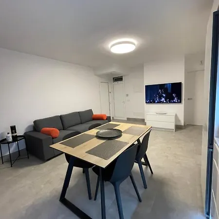 Izaro Atico De Lujo Cerca De Playa Dorada Апартаменты *
