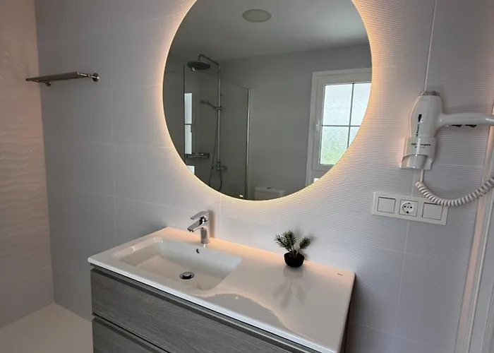 Izaro Atico De Lujo Cerca De Playa Dorada Appartement