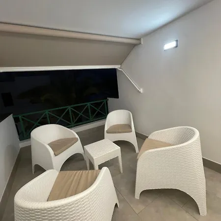 Izaro Atico De Lujo Cerca De Playa Dorada Appartement