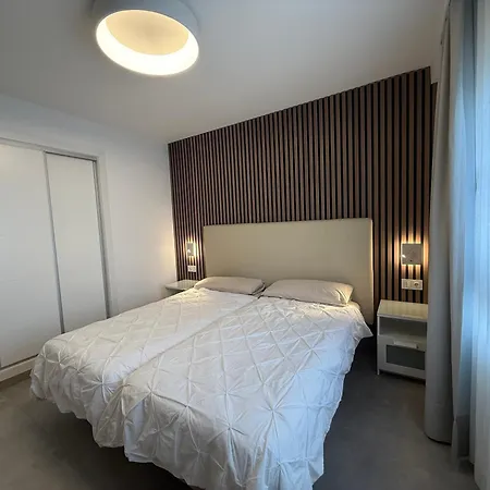 Izaro Atico De Lujo Cerca De Playa Dorada Apartamento